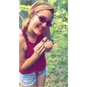 Meet your Posher, Alyssa